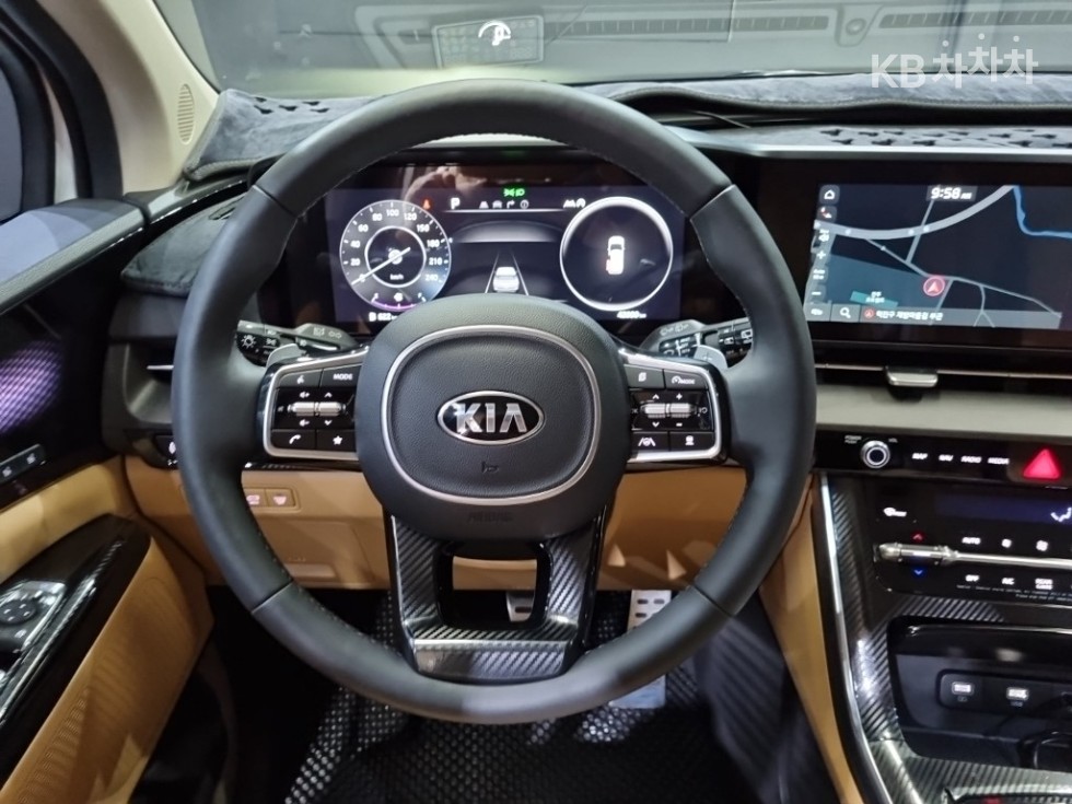 2021 - kia carnival