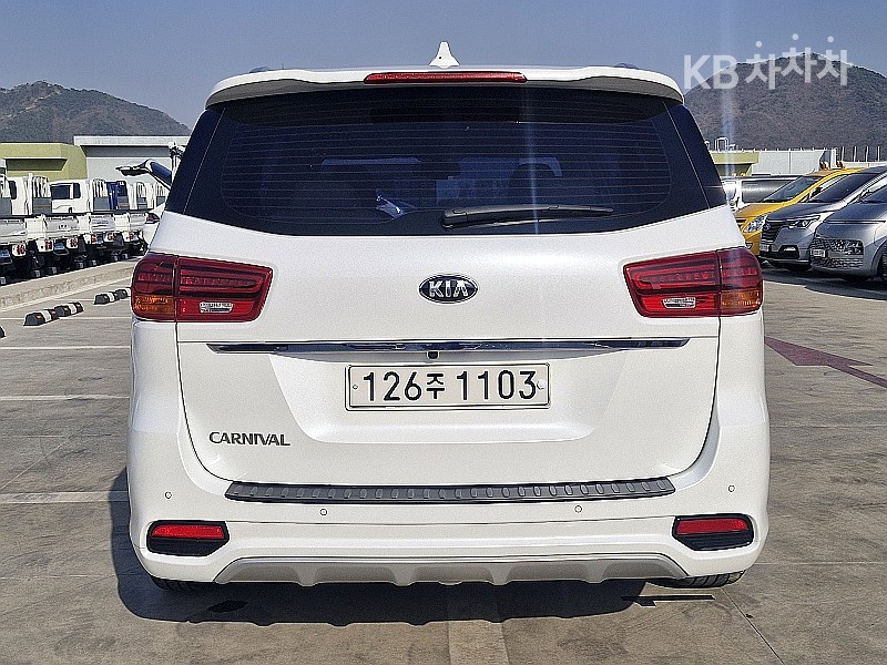 2020 - kia carnival