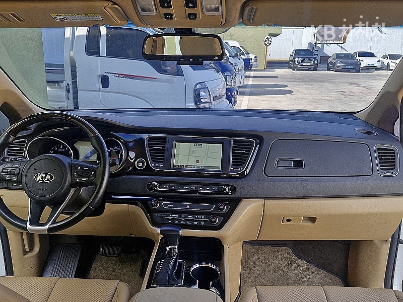 2020 - kia carnival