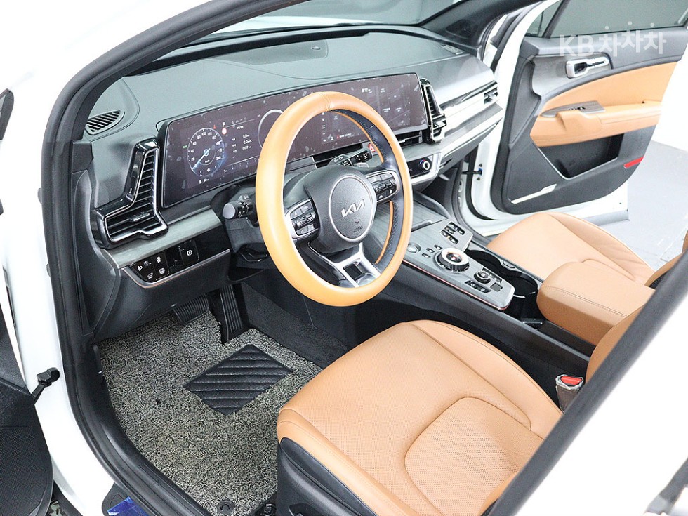 2022 - kia sportage