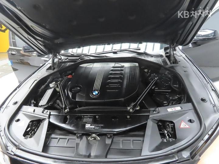 BMW 7 Series New 730d 9