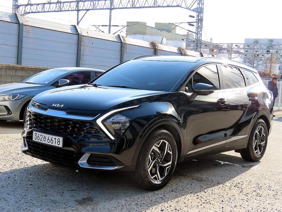 2023 - kia sportage