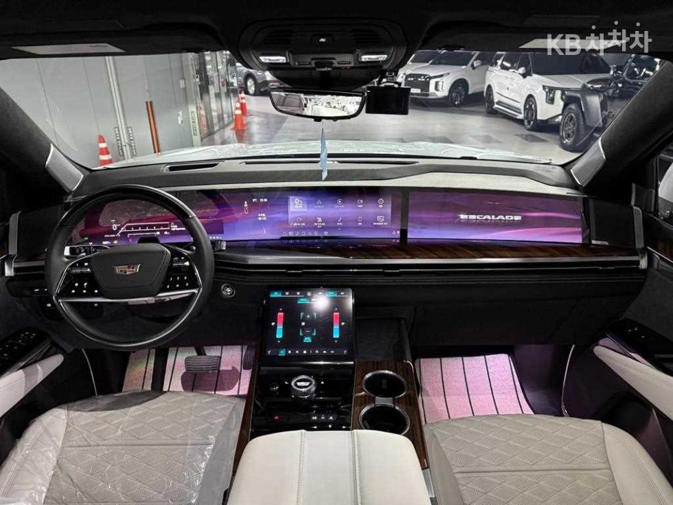 Cadillac Escalade — miniaturë 7