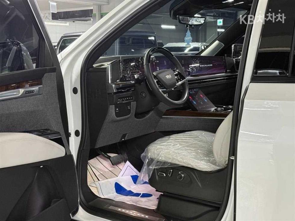 Cadillac Escalade — miniaturë 8