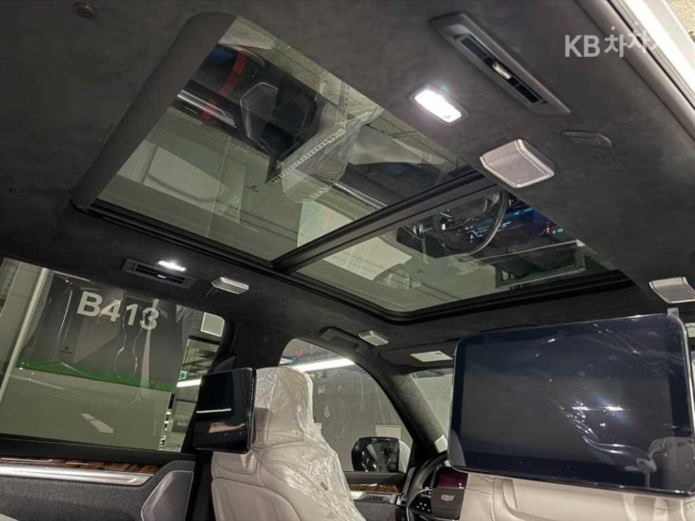 Cadillac Escalade — miniaturë 18