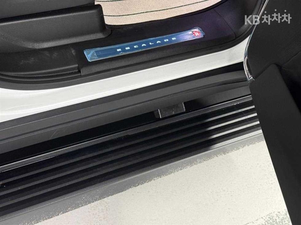 Cadillac Escalade — miniaturë 19