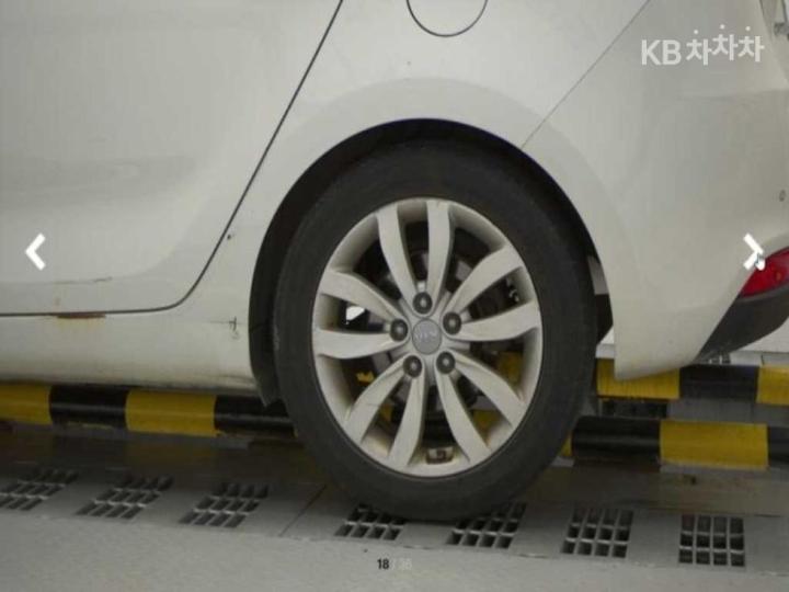 Kia Carens 1.7 VGT Prestige 6