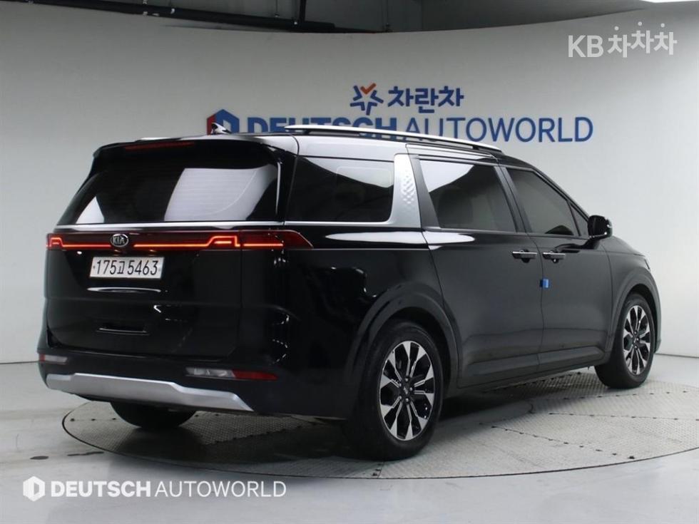 2021 - kia carnival
