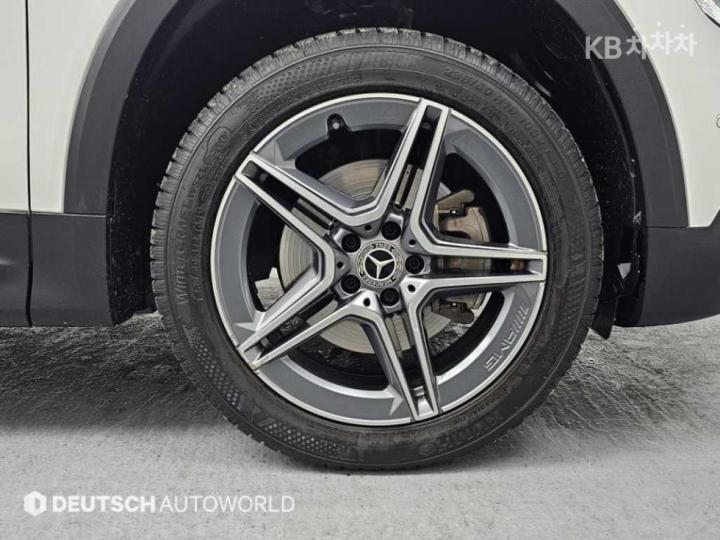 Mercedes-Benz GLB-Class X247 GLB250 4Matic 6