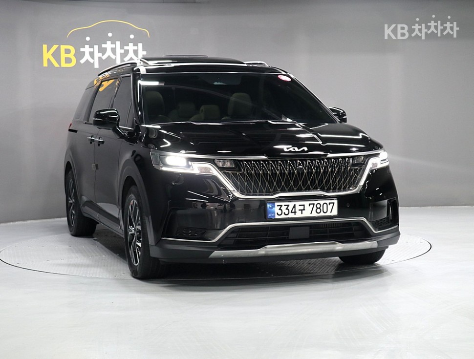 2023 - kia carnival