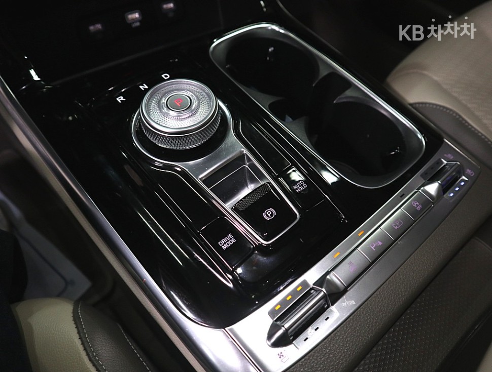 2023 - kia carnival