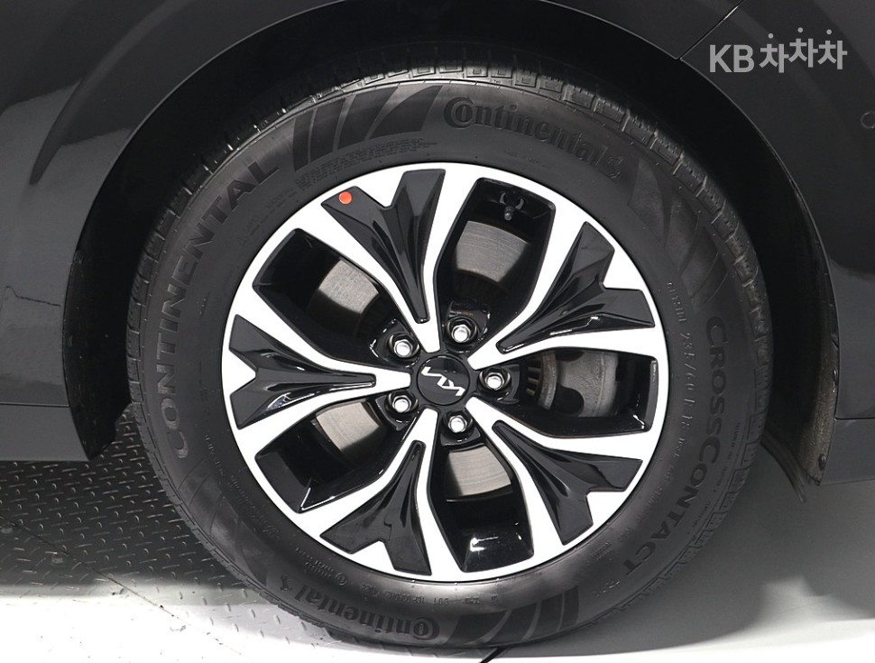 2023 - kia carnival