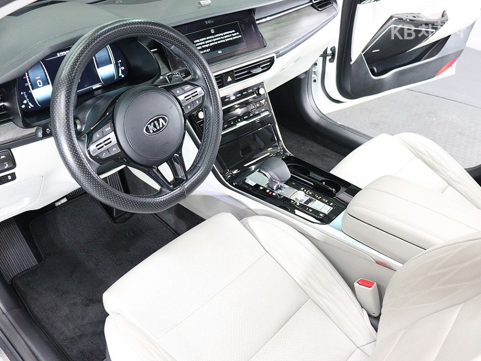 2020 - kia k7