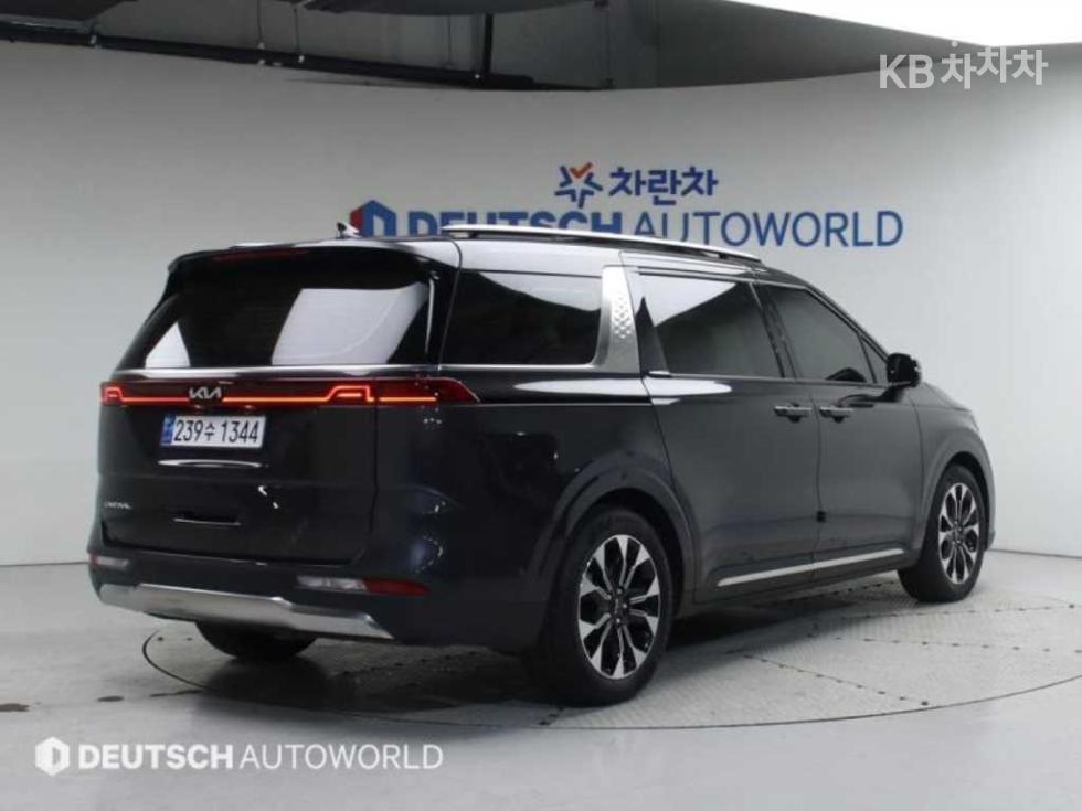 2023 - kia carnival