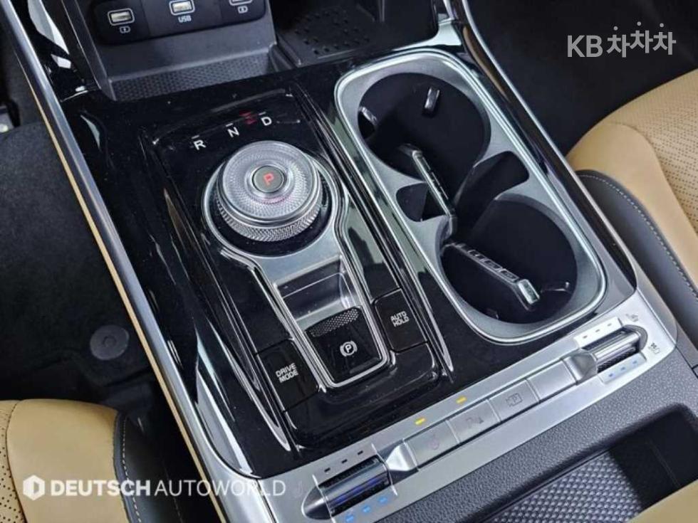 2023 - kia carnival