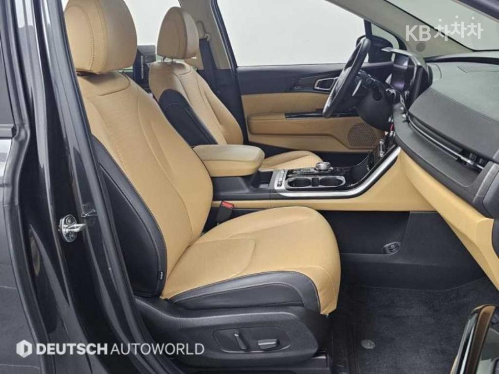 2023 - kia carnival