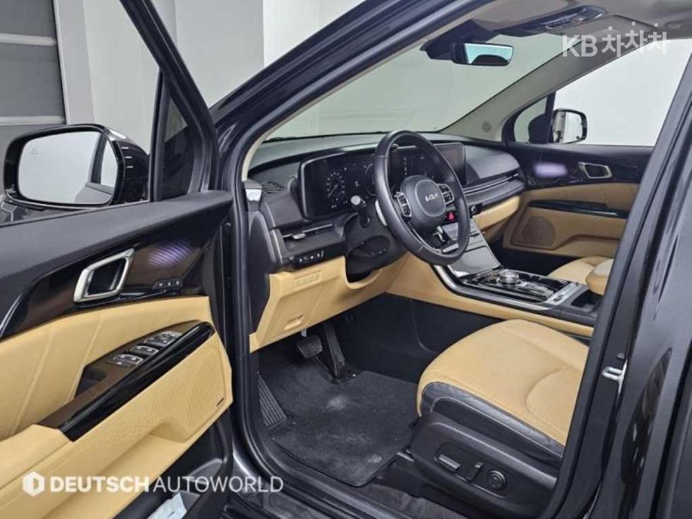 2023 - kia carnival