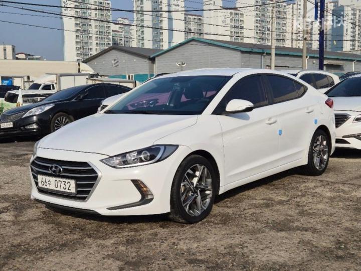 Hyundai Avante AD 1.6 e-VGT Style 3