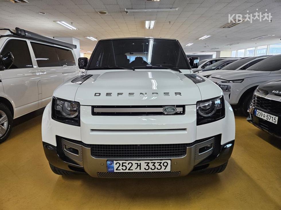 Land Rover Defender — miniaturë 2