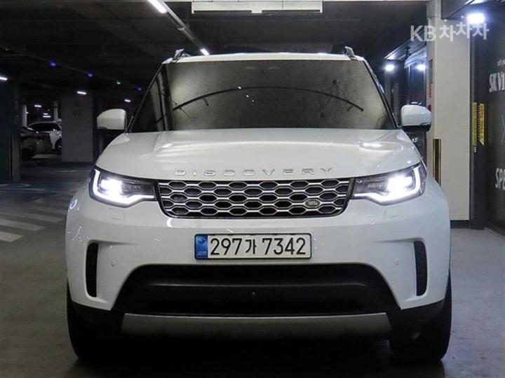 Land Rover Discovery 5 2022 photo 2