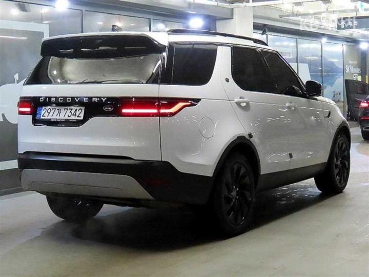 Land Rover Discovery 5 2022 photo 4