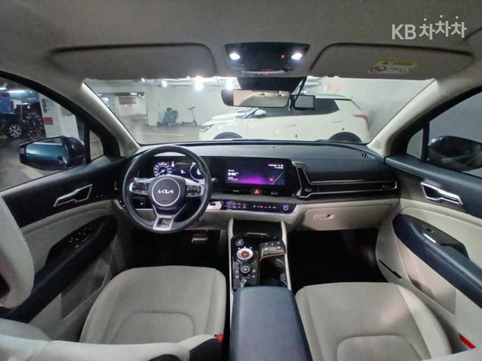 2022 - kia sportage