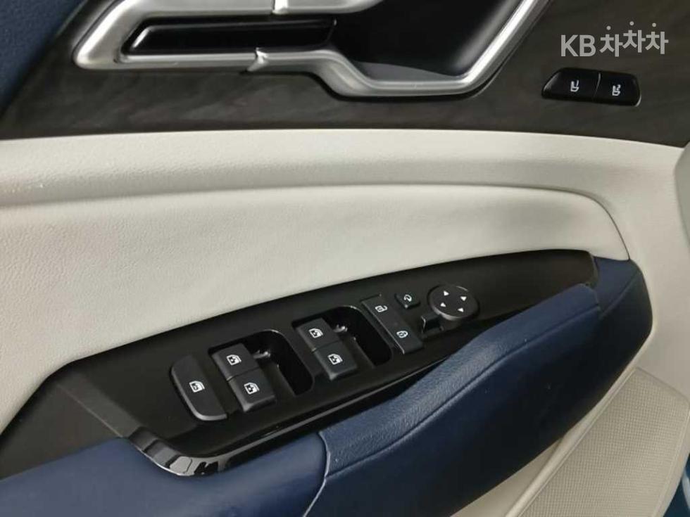 2022 - kia sportage