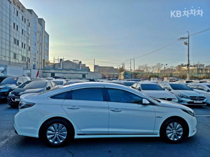 Hyundai Sonata LF Hybrid 2.0 HEV Modern 9