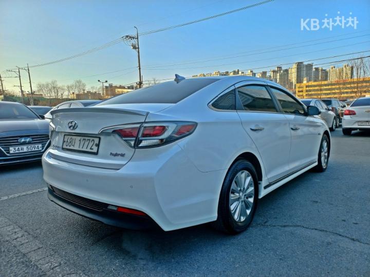 Hyundai Sonata LF Hybrid 2.0 HEV Modern 6