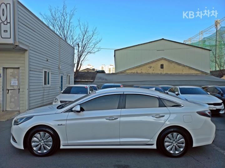 Hyundai Sonata LF Hybrid 2.0 HEV Modern 8