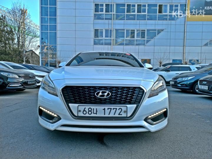 Hyundai Sonata LF Hybrid 2.0 HEV Modern 4