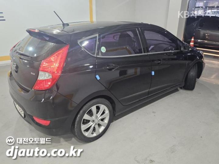 Hyundai Accent New 1.6 GDi Top 7