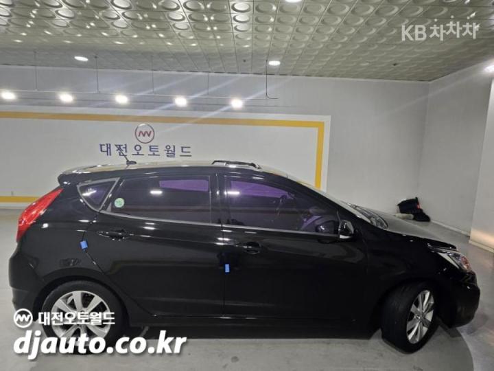 Hyundai Accent New 1.6 GDi Top 8