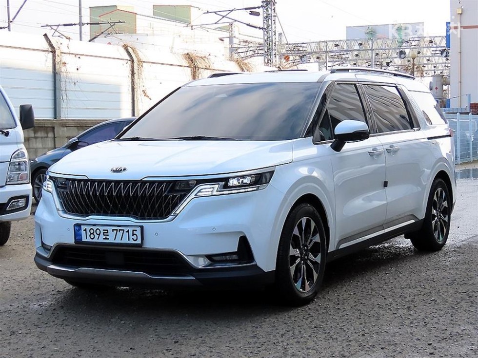 2021 - kia carnival