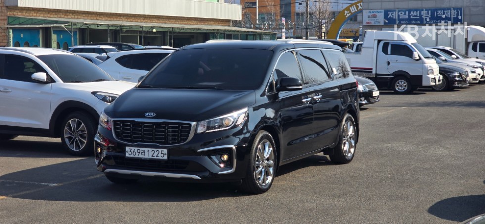 Kia 더 뉴 카니발 9인승 2.2 디젤 프레스티지 - фото 1