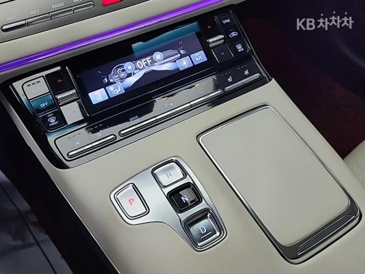 Hyundai Grandeur 2.5 LeBlanc 9