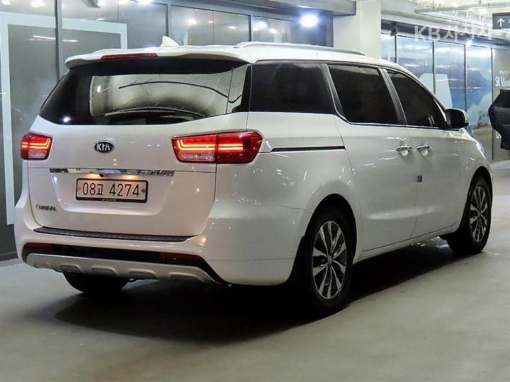 Kia Carnival 2.2 Diesel Luxury 7
