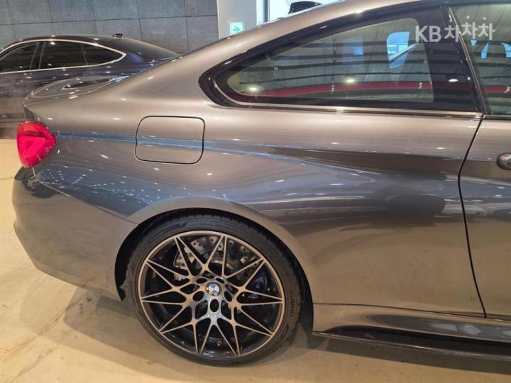 BMW M4 M Series Coupe Competition F82 6