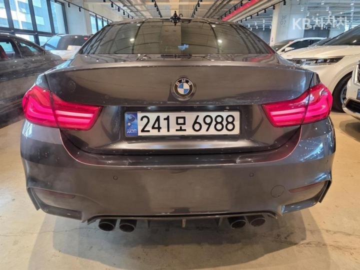 BMW M4 M Series Coupe Competition F82 8