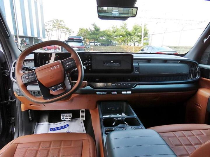 Kia Tasman G2.5 T-GDI 4WD X-Pro 8