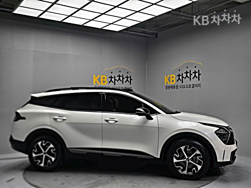 2022 - kia sportage