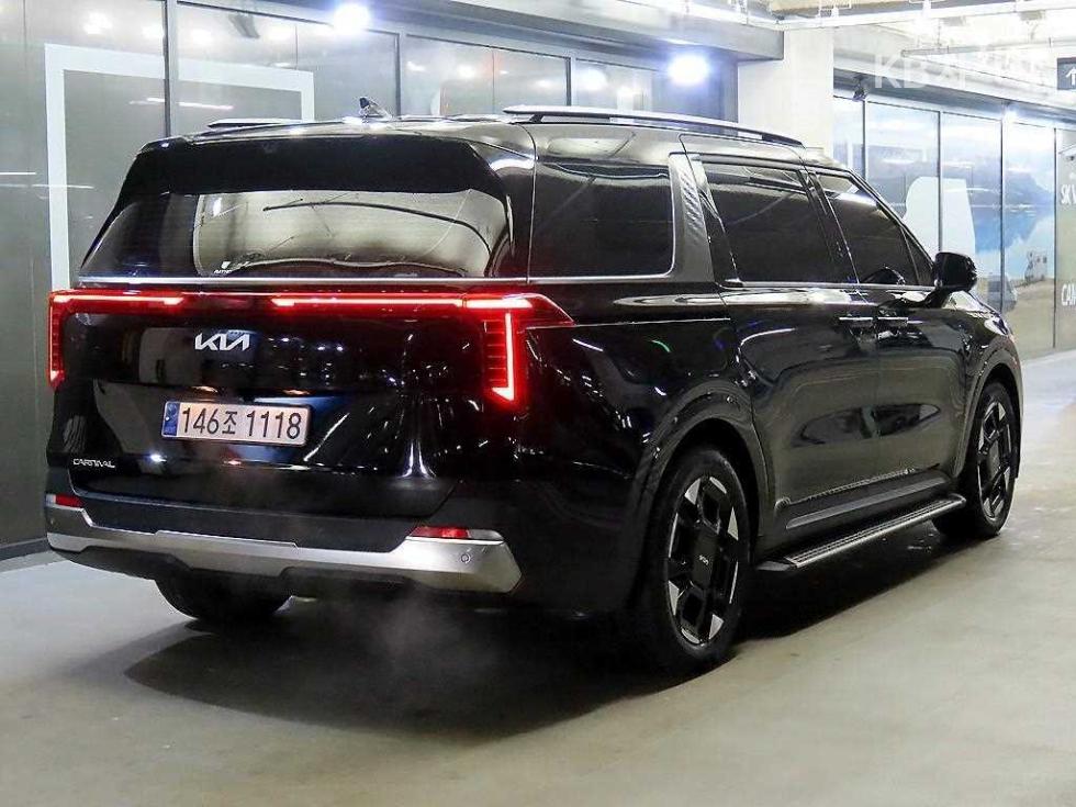 Kia Carnival — miniaturë 4
