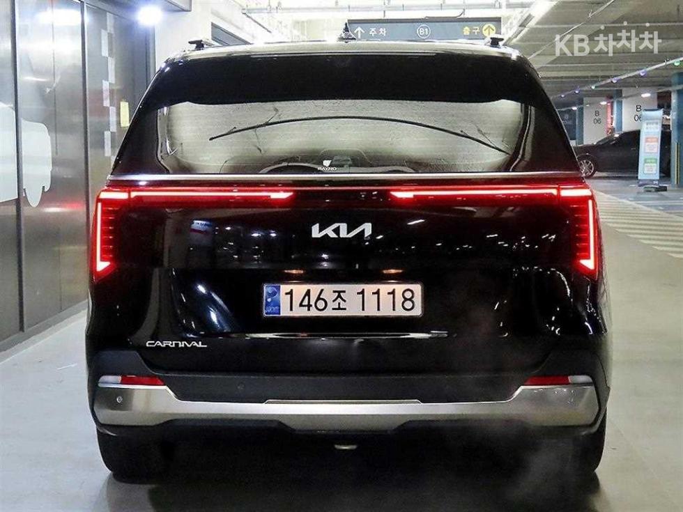Kia Carnival — miniaturë 5