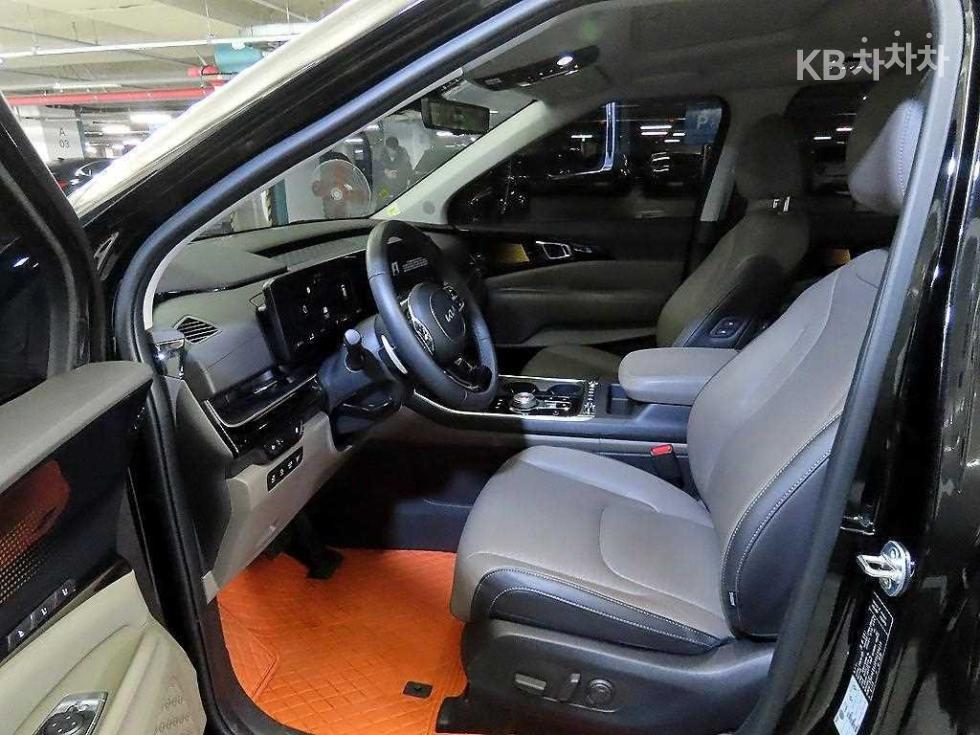 Kia Carnival — miniaturë 6