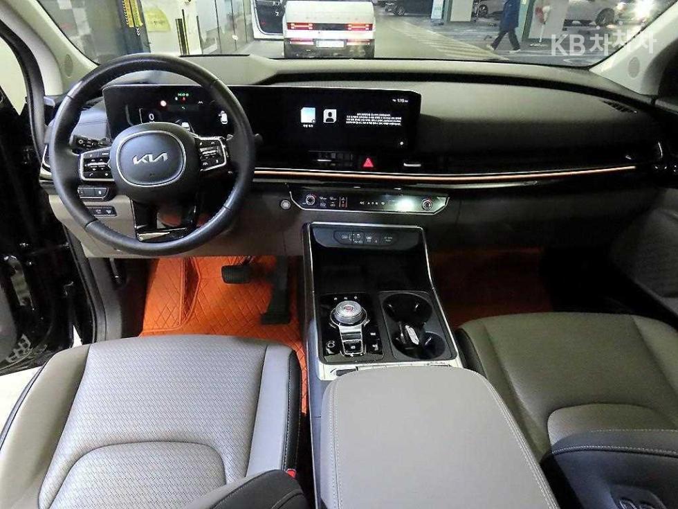 Kia Carnival — miniaturë 11