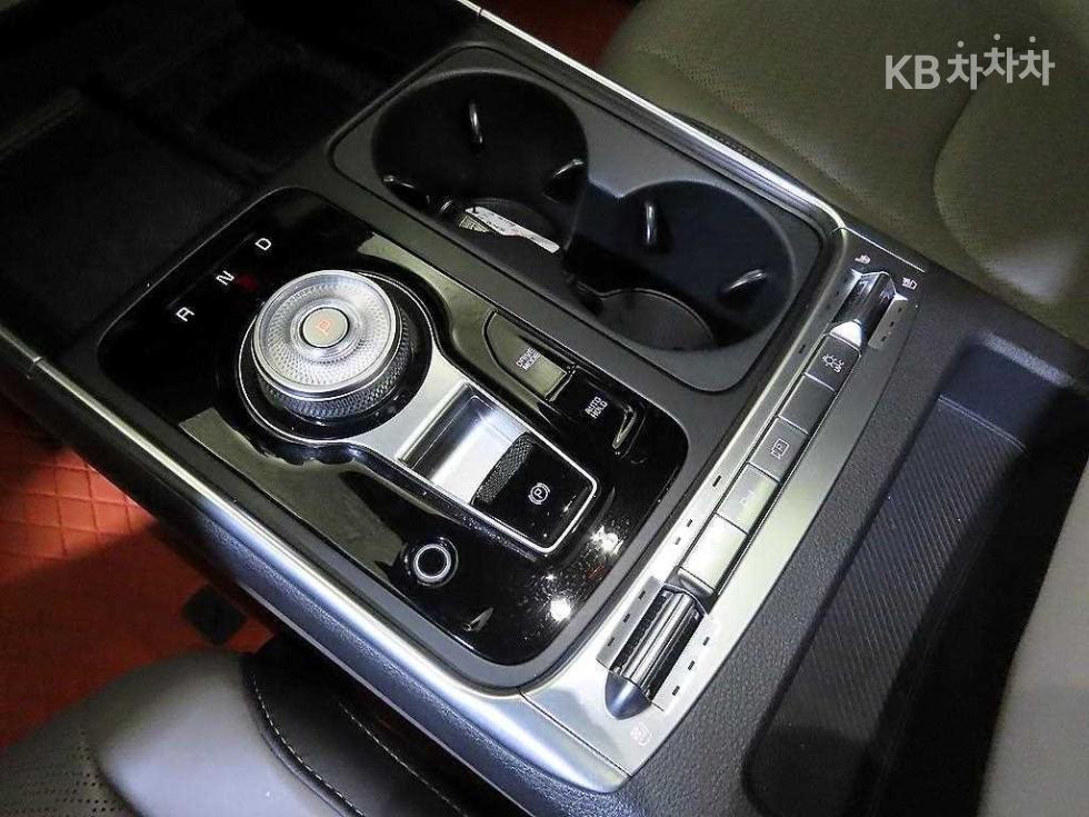 Kia Carnival — miniaturë 13