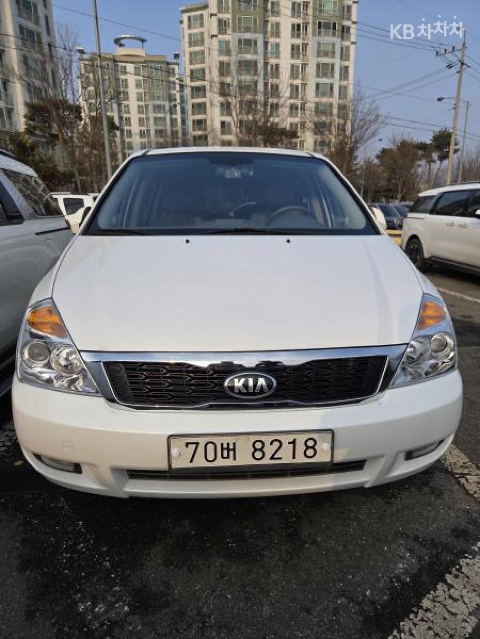 2011 - kia carnival
