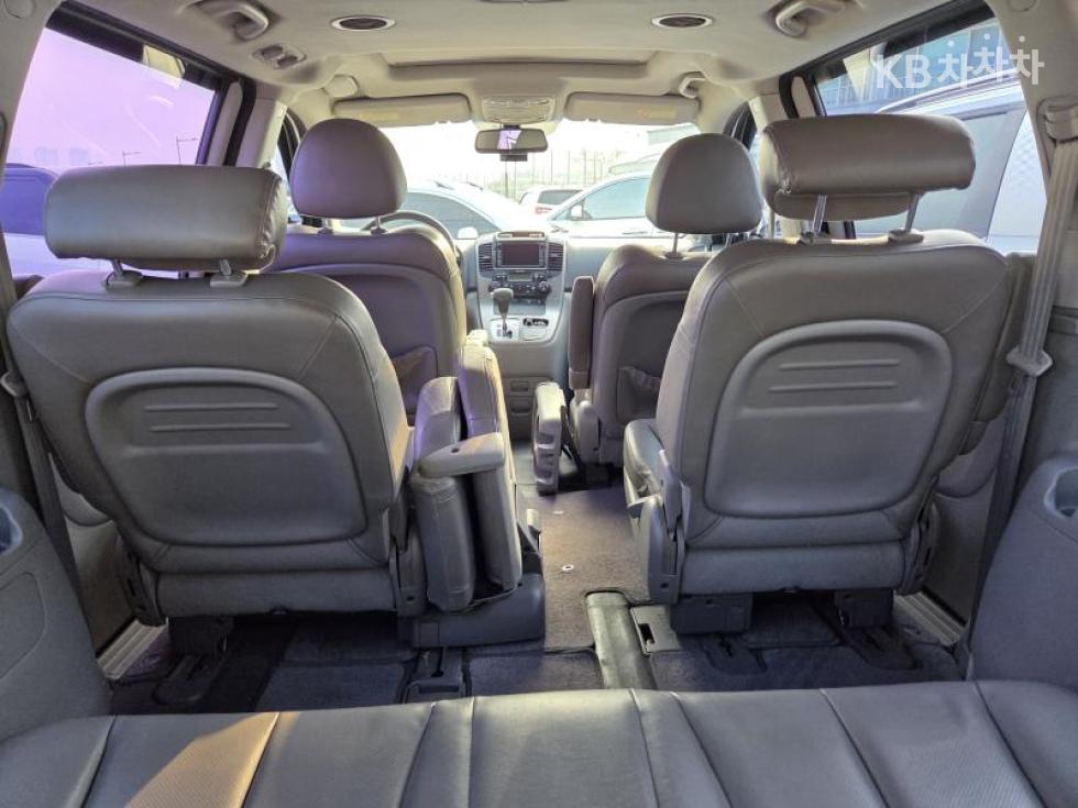 2011 - kia carnival
