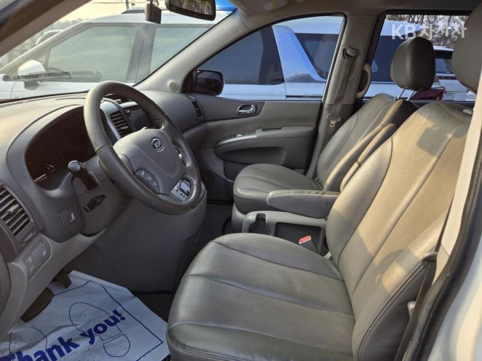 2011 - kia carnival