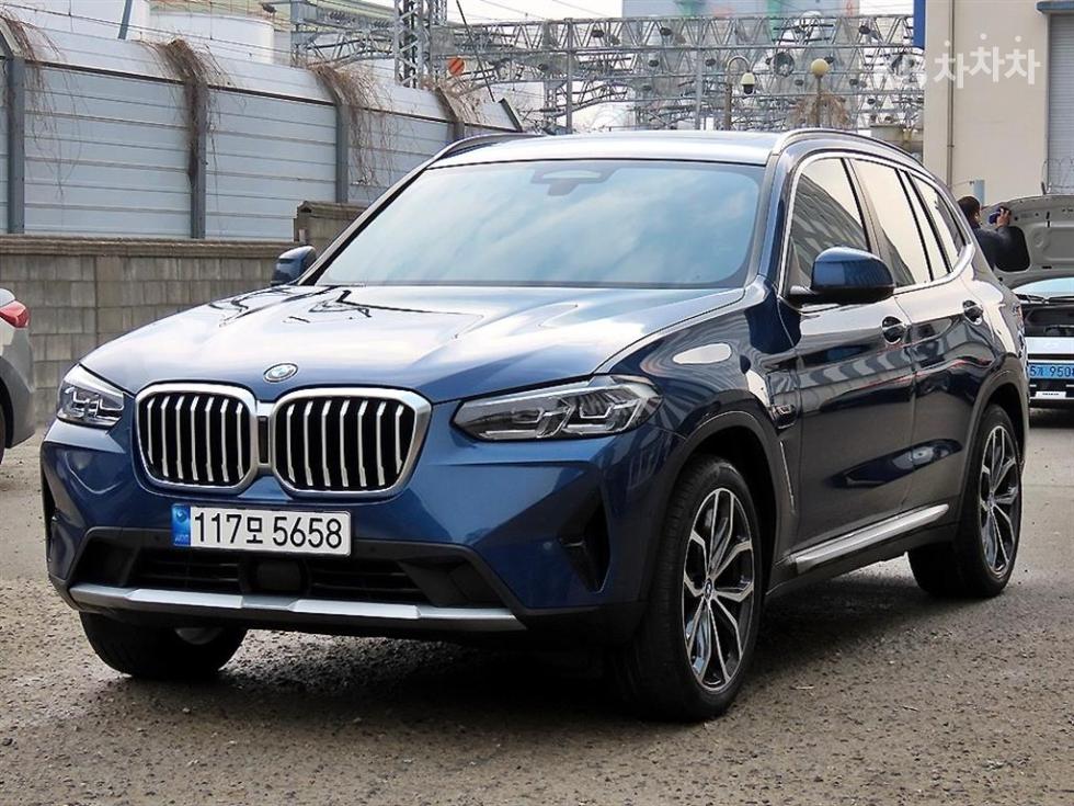 BMW X3 (G01) xDrive 30e xLine - фото 1